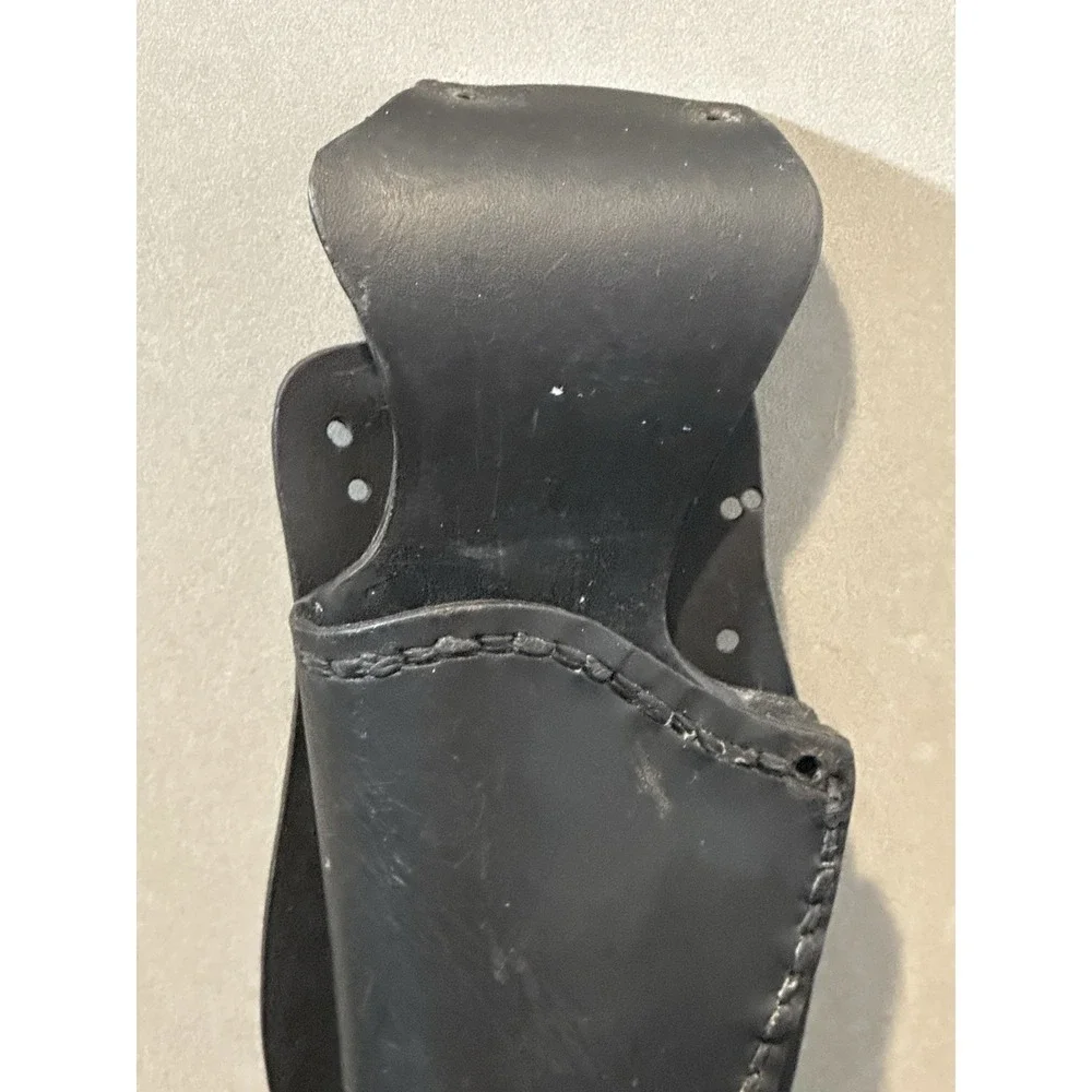 Vintage Gun Hostler‎ Revolver